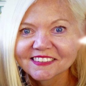 Meet your Posher, Debbie